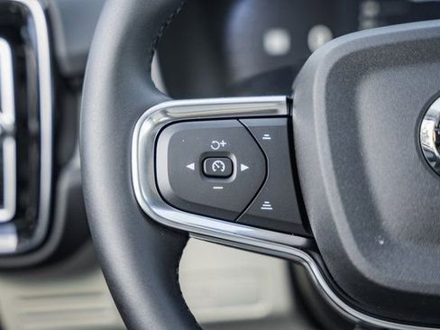 New 2026 Volvo XC40 B5 Ultra w/ Protection Package Premier image 31