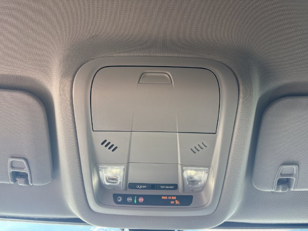 Used 2021 GMC Acadia SLE w/ Driver Convenience Package FWD image 19