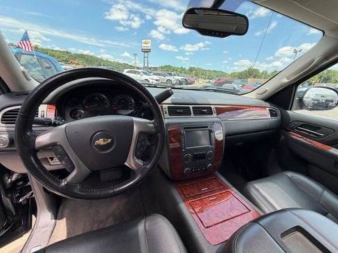 Used 2013 Chevrolet Avalanche LTZ AWD/4WD image 11