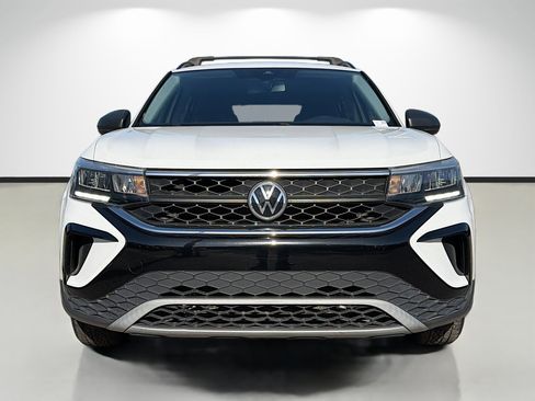 Used 2022 Volkswagen Taos S FWD image 8