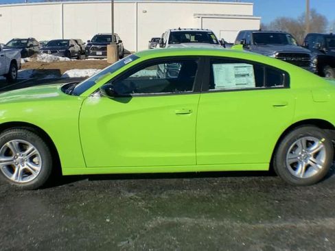 Used 2023 Dodge Charger SXT w/ Cold Weather Package RWD image 6