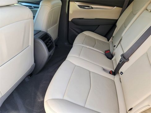 Used 2021 Cadillac XT5 Premium Luxury image 32