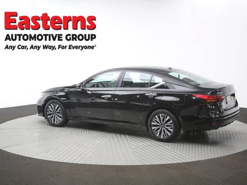 Used 2025 Nissan Altima 2.5 SV FWD image 62