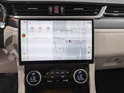 Used 2025 Jaguar F-PACE R-Dynamic S image 17