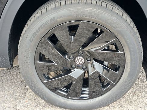 New 2026 Volkswagen Atlas SE FWD image 7