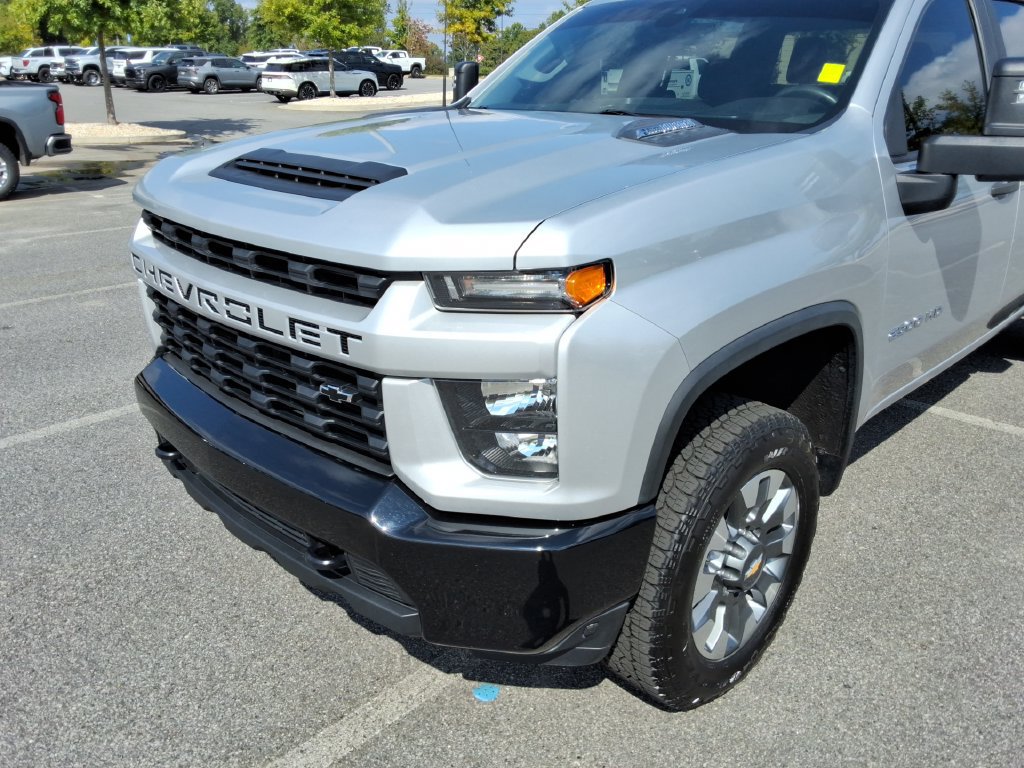 Certified 2022 Chevrolet Silverado 2500 Custom w/ Custom Value Package AWD/4WD image 9