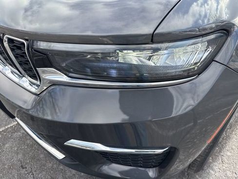 Used 2022 Jeep Grand Cherokee Limited image 28