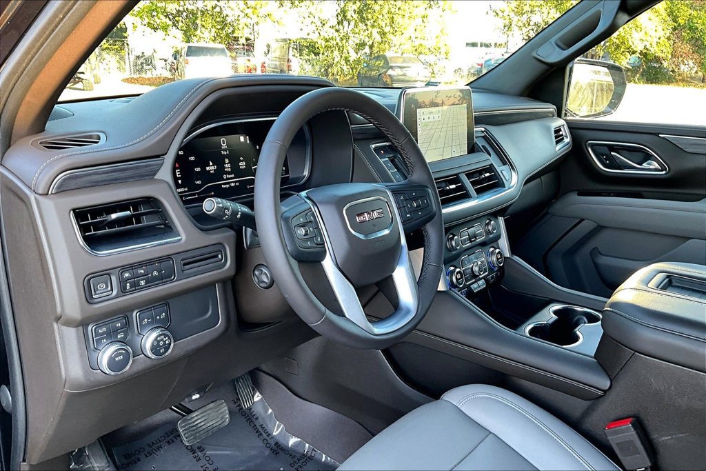 Used 2023 GMC Yukon SLT w/ SLT Luxury Package AWD/4WD image 18