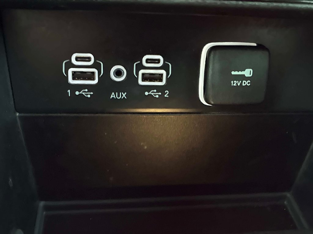 Used 2023 Jeep Grand Cherokee Limited AWD/4WD image 29