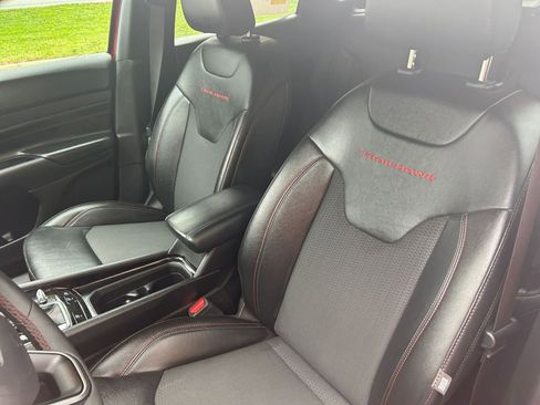 Used 2025 Jeep Compass Trailhawk image 35