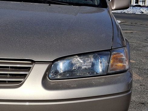 Used 1998 Toyota Camry LE image 11