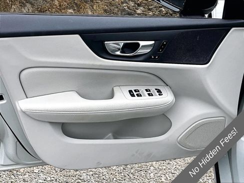 Used 2022 Volvo S60 B5 Momentum w/ Climate Package FWD image 21