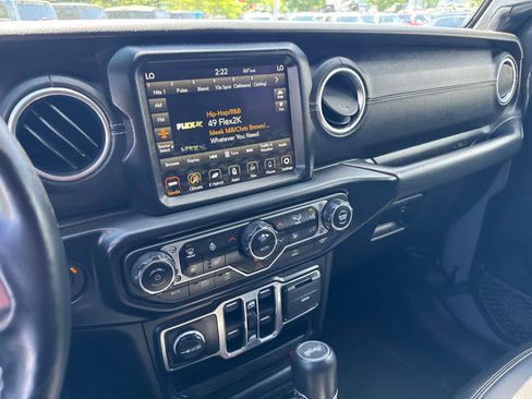 Used 2023 Jeep Wrangler Unlimited Sahara w/ Cold Weather Group AWD/4WD image 22