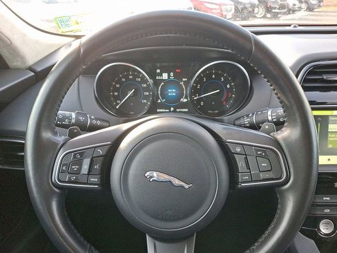 Used 2020 Jaguar F-PACE Premium image 19