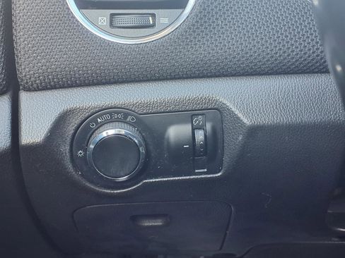 Used 2011 Chevrolet Cruze LT image 16