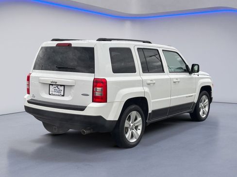 Used 2013 Jeep Patriot Latitude FWD image 3