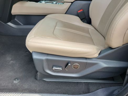 Used 2024 Ford Expedition Max Limited AWD/4WD image 5