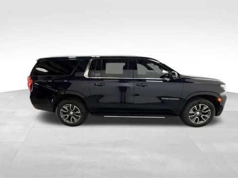 Used 2023 Chevrolet Suburban LT w/ Luxury Package AWD/4WD image 6