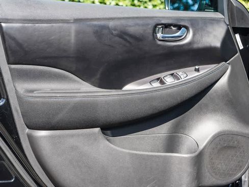 Used 2025 Nissan Leaf S FWD image 20