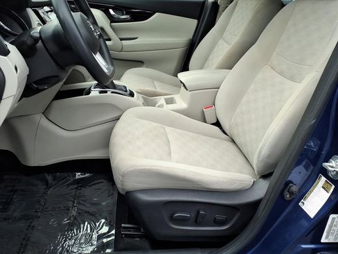 Used 2018 Nissan Rogue Sport SV image 13