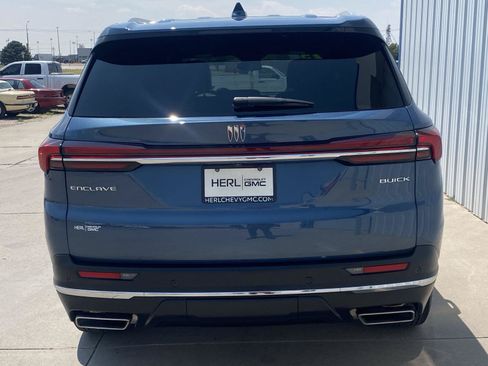 Used 2025 Buick Enclave Preferred FWD image 6