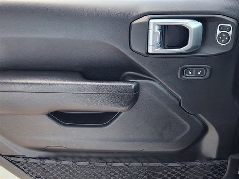 Certified 2023 Jeep Gladiator Sport image 20