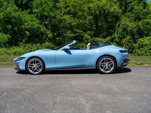 Certified 2025 Ferrari Roma Spider RWD image 4