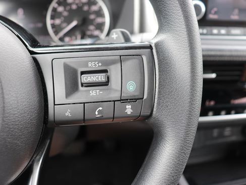 Used 2021 Nissan Rogue SV FWD image 19