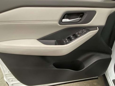 New 2026 Nissan Rogue SV FWD image 13