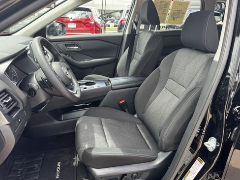 Used 2024 Nissan Rogue SV FWD image 26