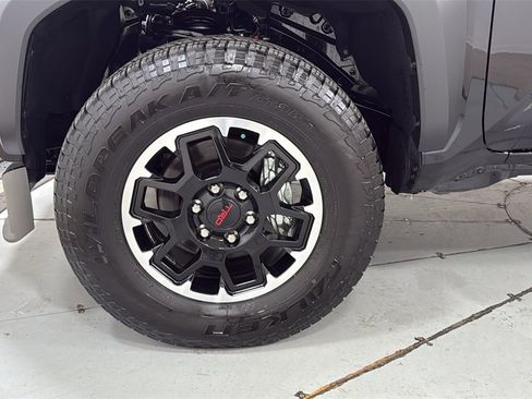 Certified 2025 Toyota Tacoma TRD Off-Road image 24
