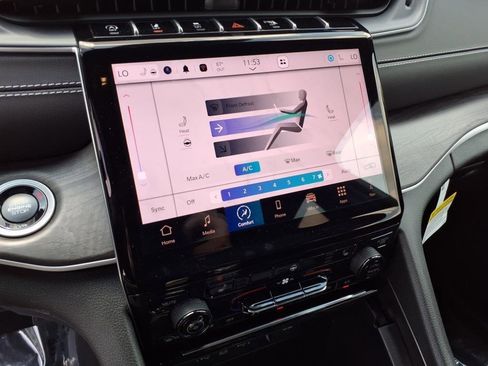 New 2025 Jeep Grand Cherokee Limited w/ Black Appearance Package image 15