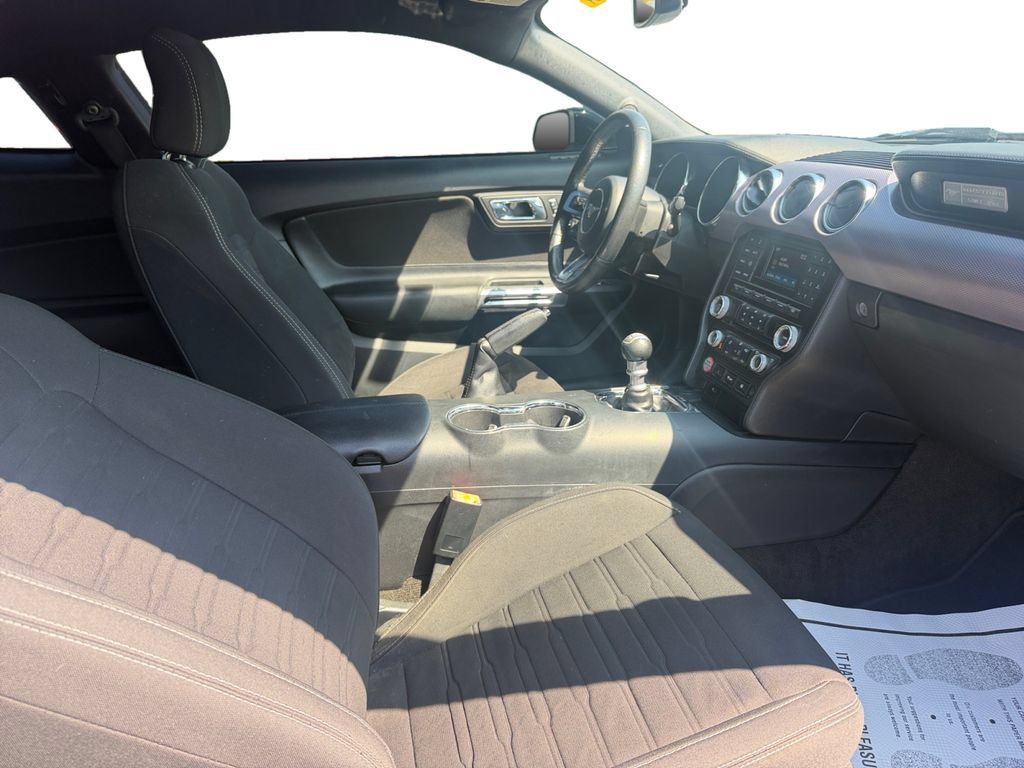 Used 2017 Ford Mustang GT RWD image 29