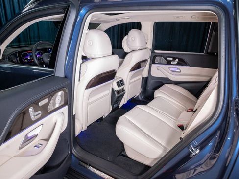 New 2026 Mercedes-Benz GLS 580 4MATIC image 28