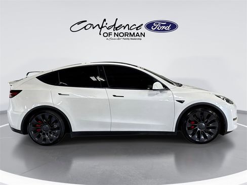 Used 2023 Tesla Model Y Performance image 10