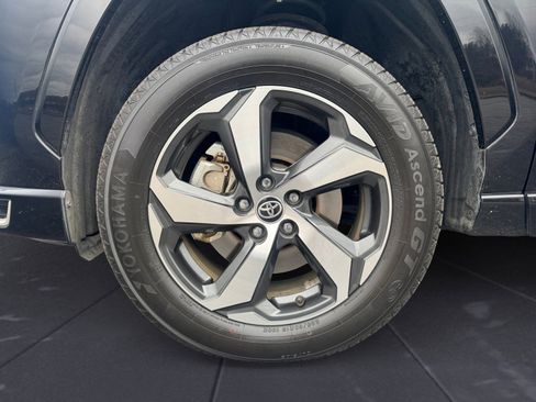 Used 2022 Toyota RAV4 SE image 14