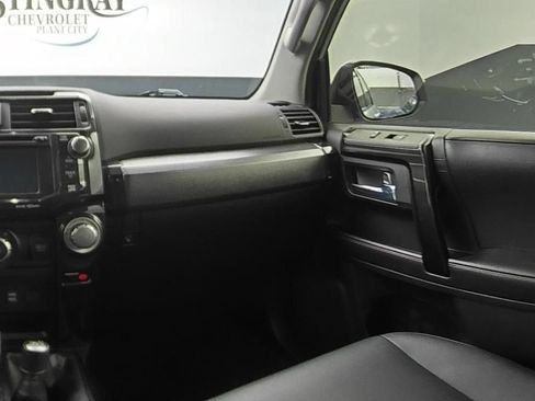 Used 2018 Toyota 4Runner TRD Off-Road Premium AWD/4WD image 15