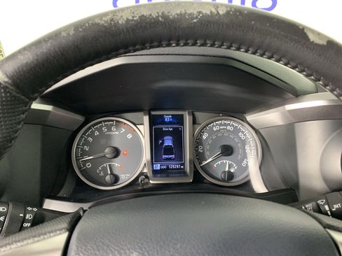 Used 2016 Toyota Tacoma SR5 w/ Towing Package AWD/4WD image 23