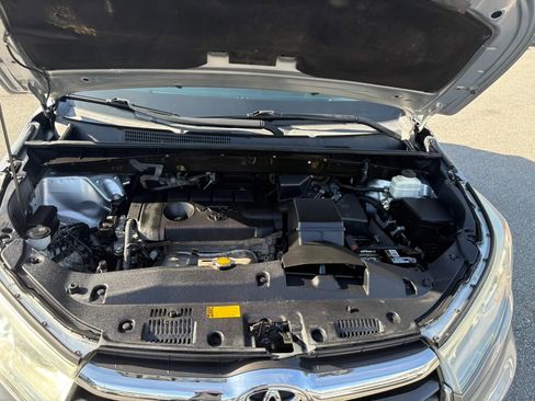 Used 2014 Toyota Highlander LE image 33