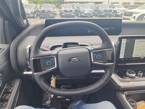 New 2026 Ford Expedition Max Platinum image 37