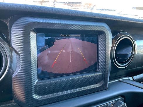 Used 2019 Jeep Wrangler Unlimited Sport image 24