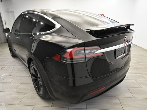 Used 2016 Tesla Model X 90D image 3