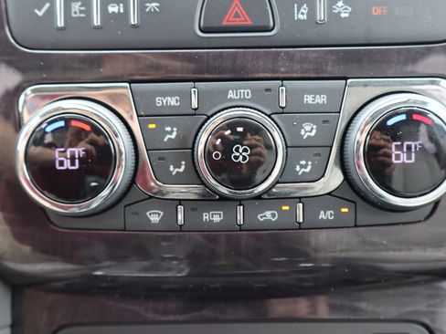 Used 2017 Buick Enclave Premium w/ Experience Buick Package FWD image 23