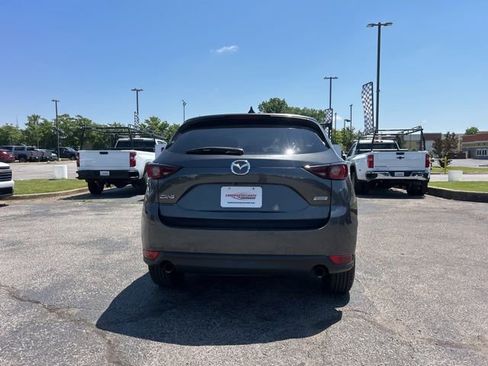 Used 2017 MAZDA CX-5 Touring w/ Preferred Equipment Package FWD image 4