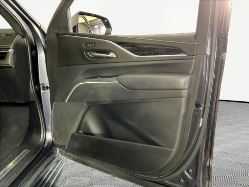 Used 2022 Cadillac Escalade ESV Sport AWD/4WD image 29