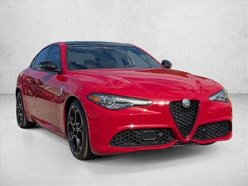 Used 2023 Alfa Romeo Giulia Veloce image 3