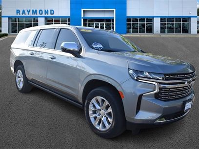 Used 2023 Chevrolet Suburban Premier w/ Premium Package 2