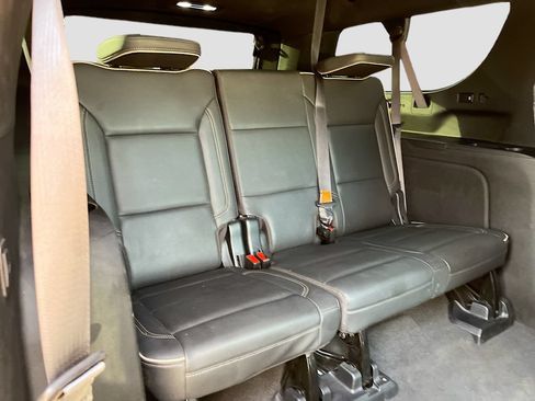 Used 2021 Chevrolet Suburban Premier w/ Premium Package AWD/4WD image 29