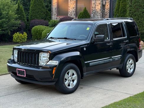 Used 2010 Jeep Liberty Sport w/ Popular Equipment Group AWD/4WD image 1
