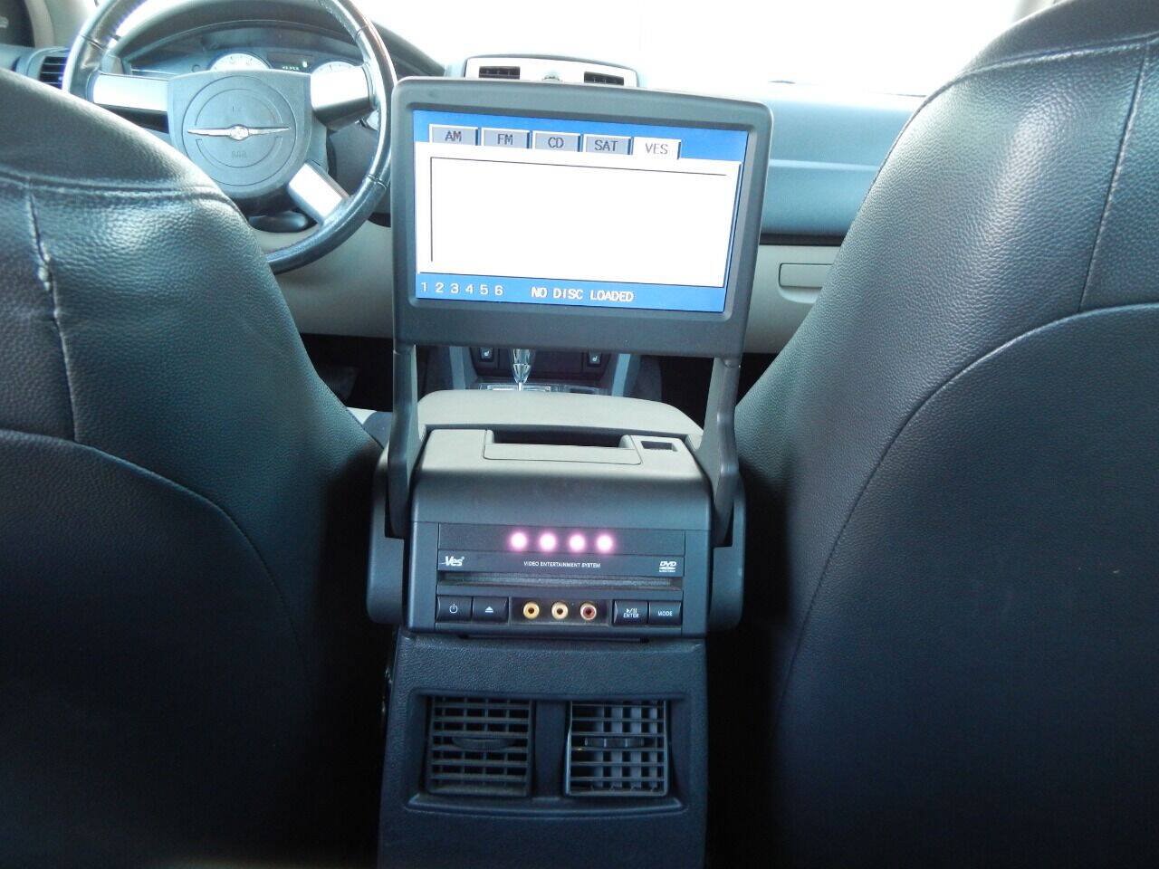 Used 2006 Chrysler 300 Touring RWD image 4